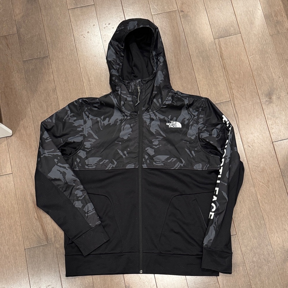 The North Face Men's Black and Gray Camo Jacket